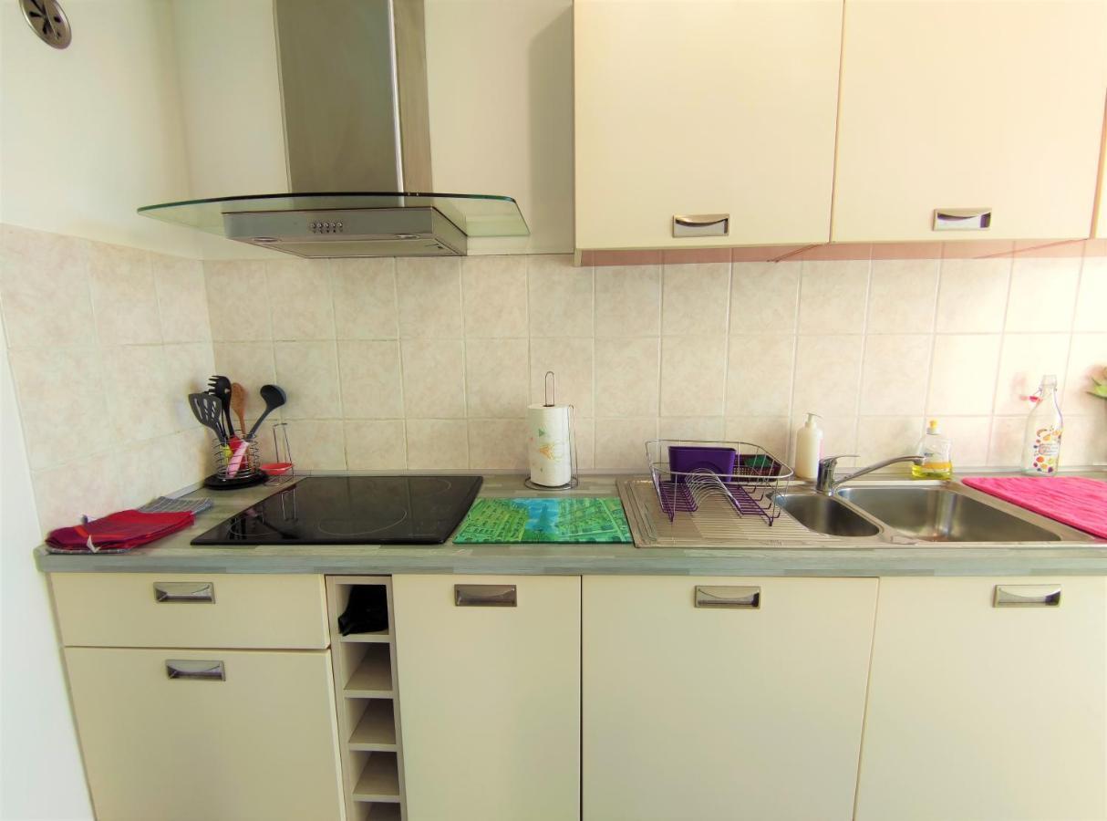 לה רושל 6 Appartements Et 4 Adresses A Mi-Chemin Entre Le Vieux Port Et L Ile De Re מראה חיצוני תמונה