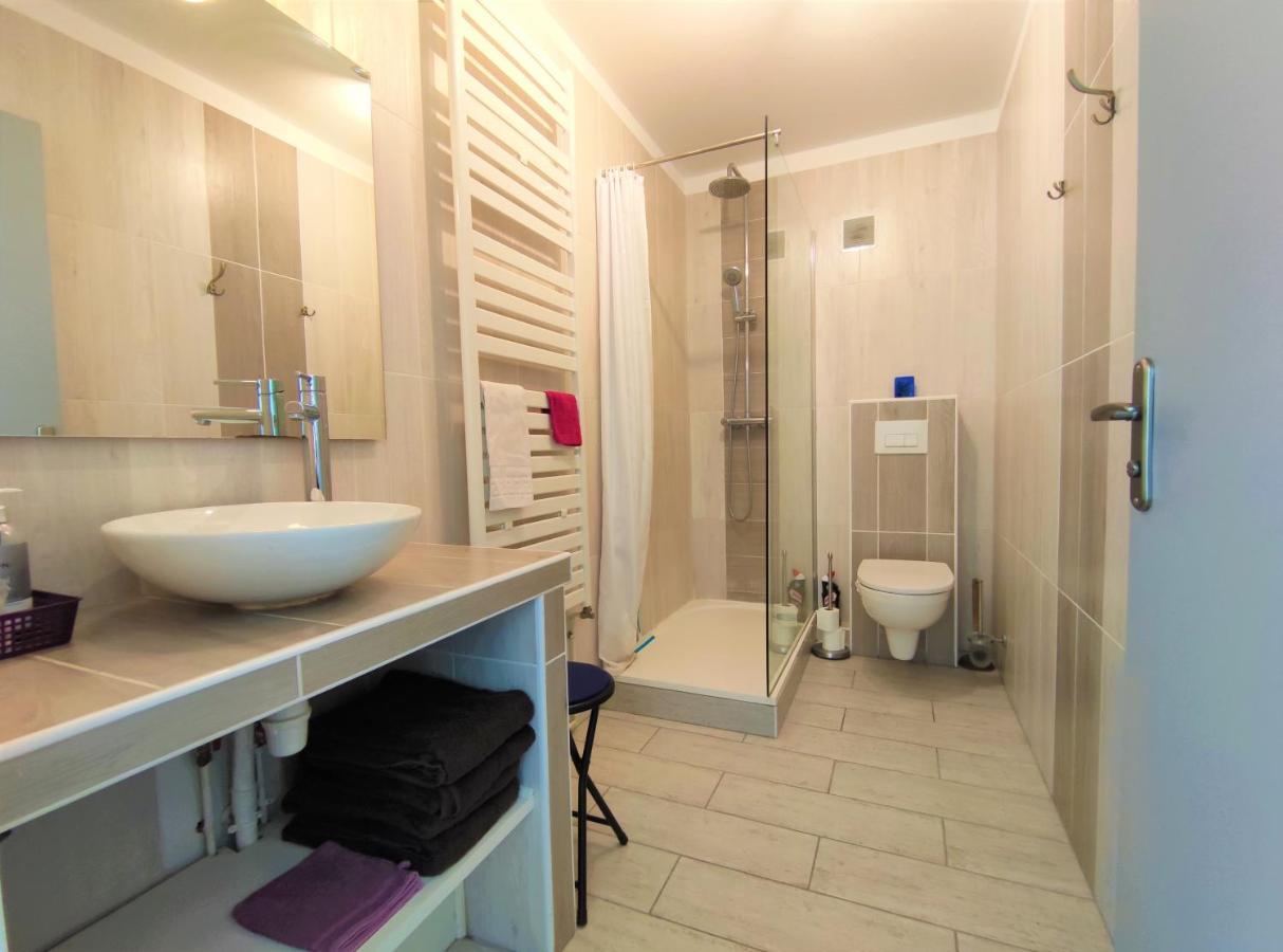 לה רושל 6 Appartements Et 4 Adresses A Mi-Chemin Entre Le Vieux Port Et L Ile De Re מראה חיצוני תמונה