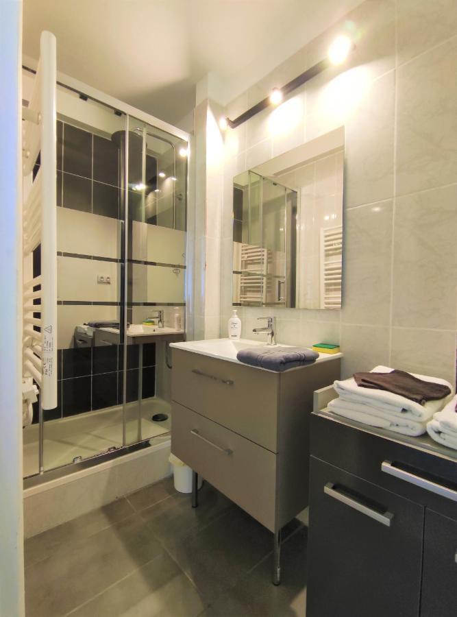 לה רושל 6 Appartements Et 4 Adresses A Mi-Chemin Entre Le Vieux Port Et L Ile De Re מראה חיצוני תמונה